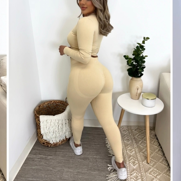 Peachy Bunz Flaunt It Ribbed Scrunch 